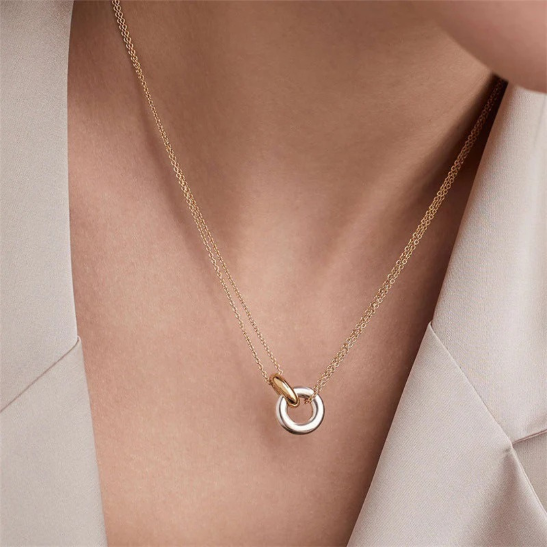 Harper gold chain with a ring